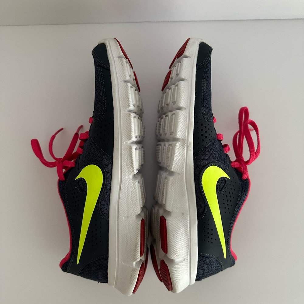 Nike Navy, Pin and Neon Yellow Women's Sneakers - Picture 7 of 8